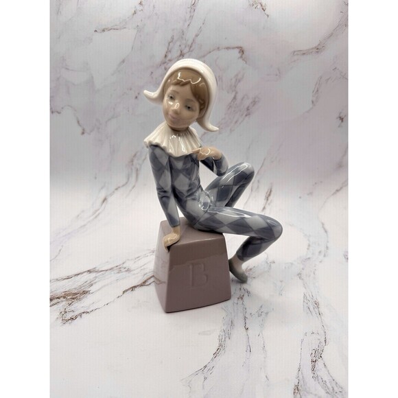 Lladro Jester Harlequin Block Letter B #5076 Figurine Spain - Picture 1 of 10